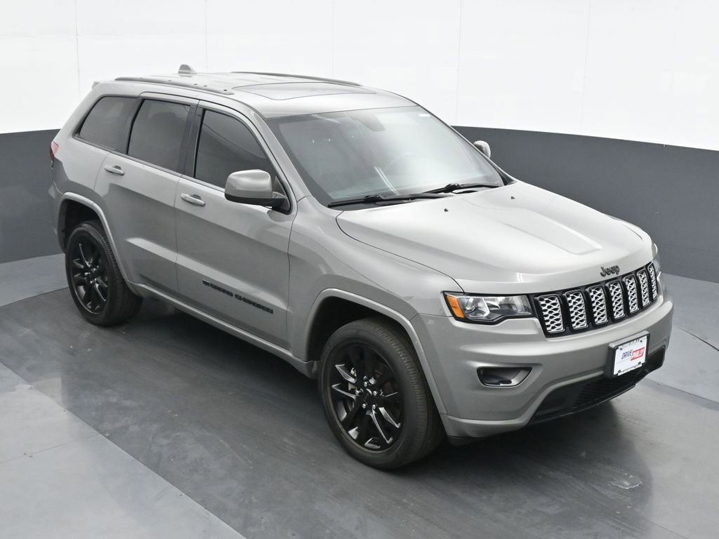 Used 2022 Jeep Grand Cherokee Laredo X image 24
