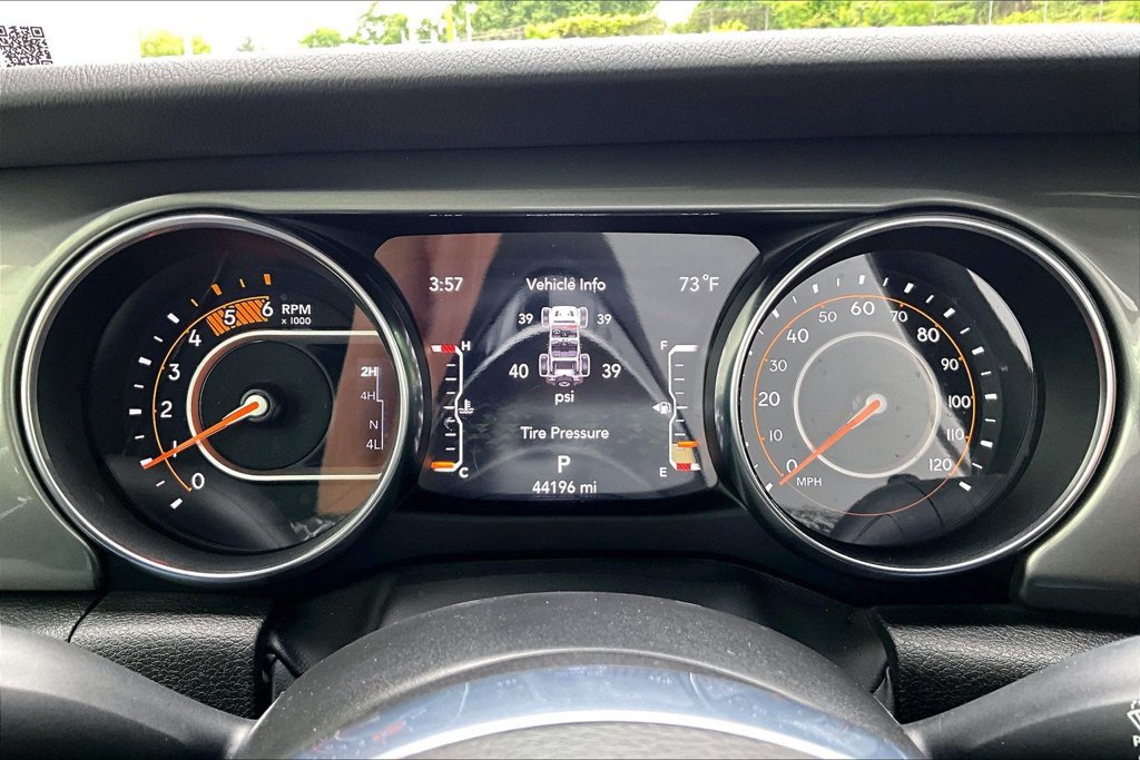 Used 2023 Jeep Wrangler Unlimited Sahara AWD/4WD image 14