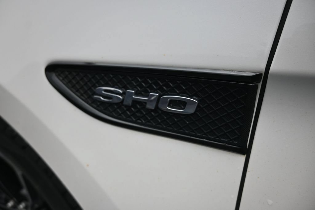 Used 2017 Ford Taurus SHO AWD/4WD image 16