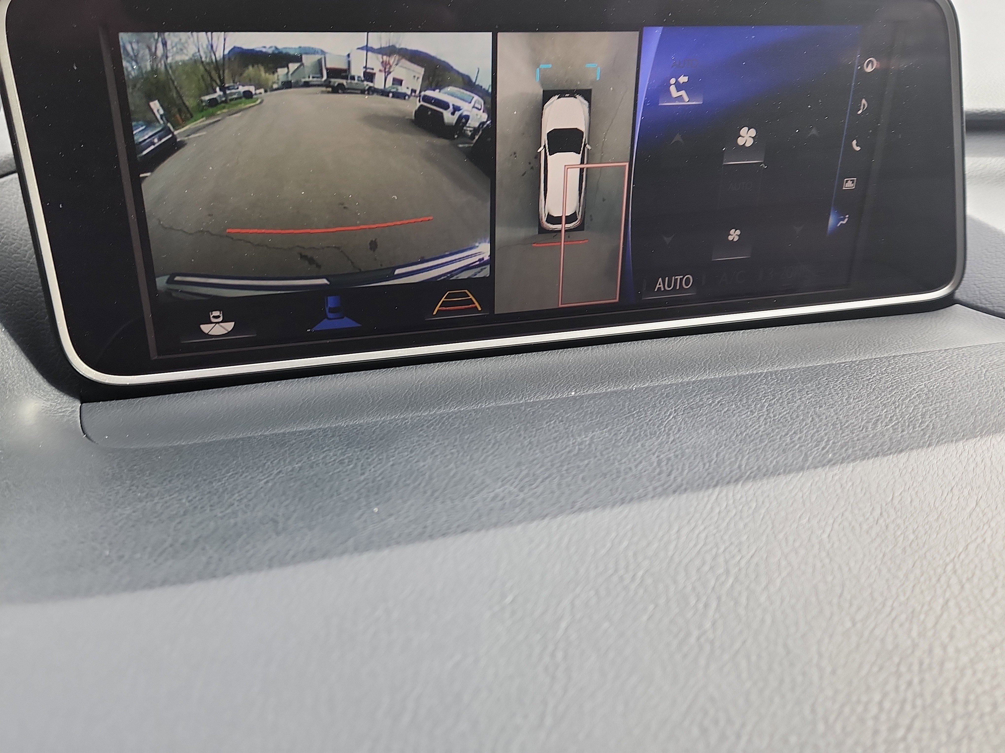 Used 2019 Lexus RX 450hL Luxury w/ Accessory Package image 25