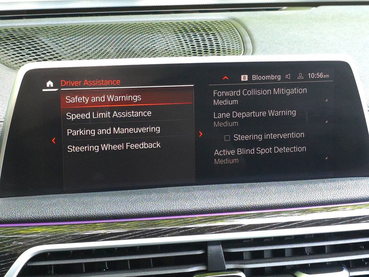 Used 2022 BMW 740i xDrive w/ M Sport Package AWD/4WD image 39
