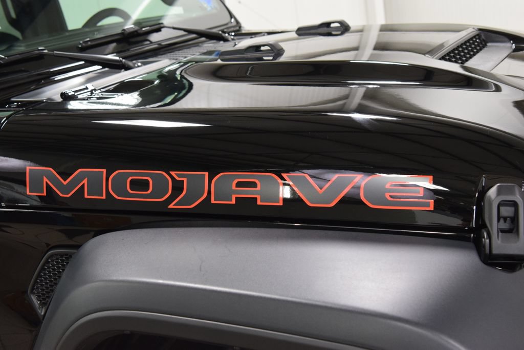 Used 2026 Jeep Gladiator Mojave w/ Safety Group AWD/4WD image 17