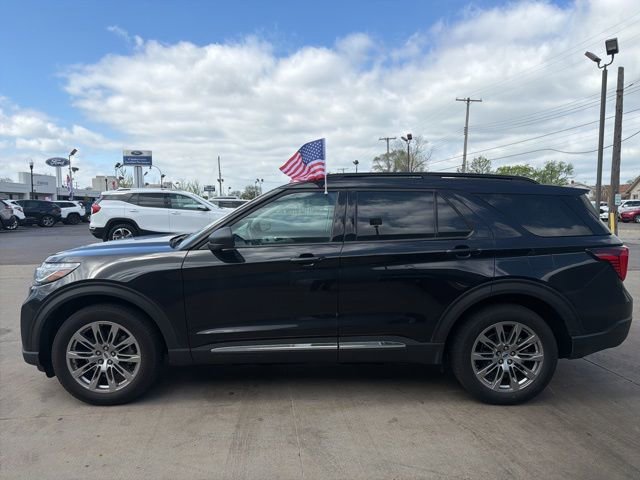 Used 2025 Ford Explorer Active w/ Active Comfort Package AWD/4WD image 4