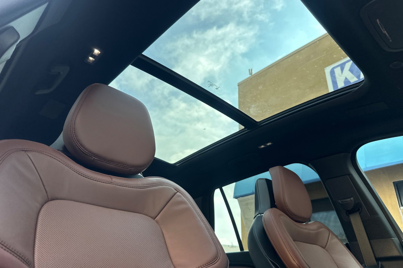 New 2026 Lincoln Aviator Reserve w/ Luxury Package image 16