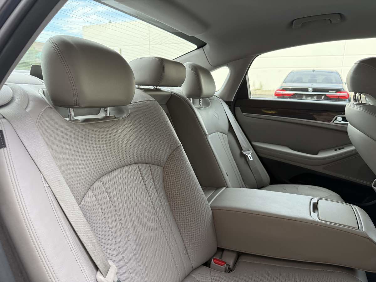 Used 2017 Genesis G80 3.8 image 56