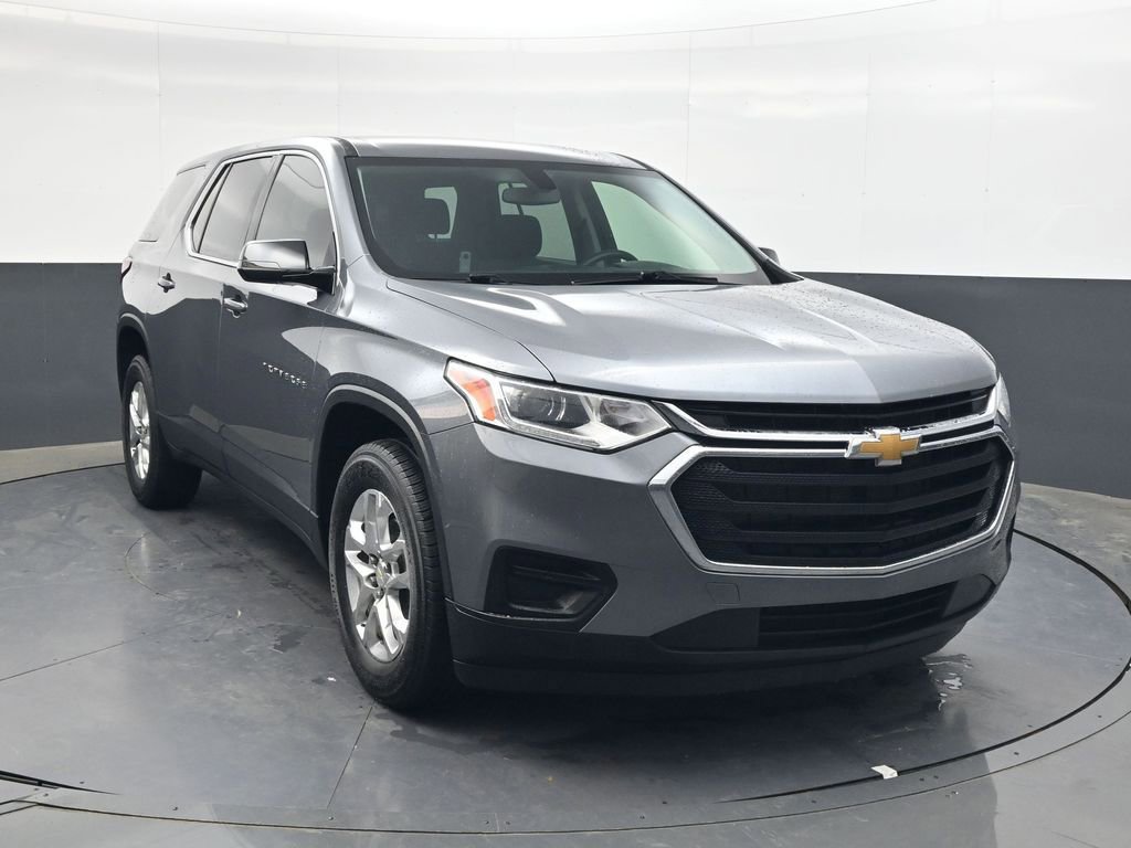 Used 2020 Chevrolet Traverse LS image 2