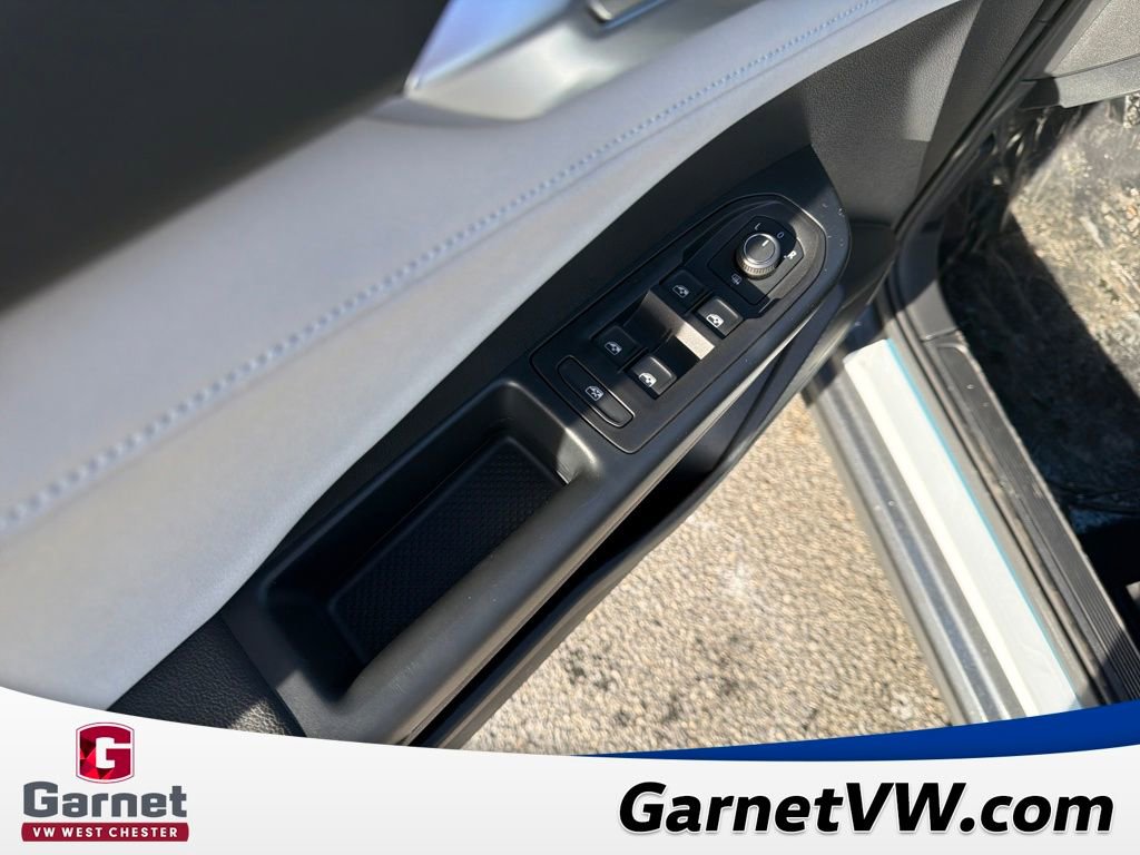 New 2026 Volkswagen Taos SE image 11