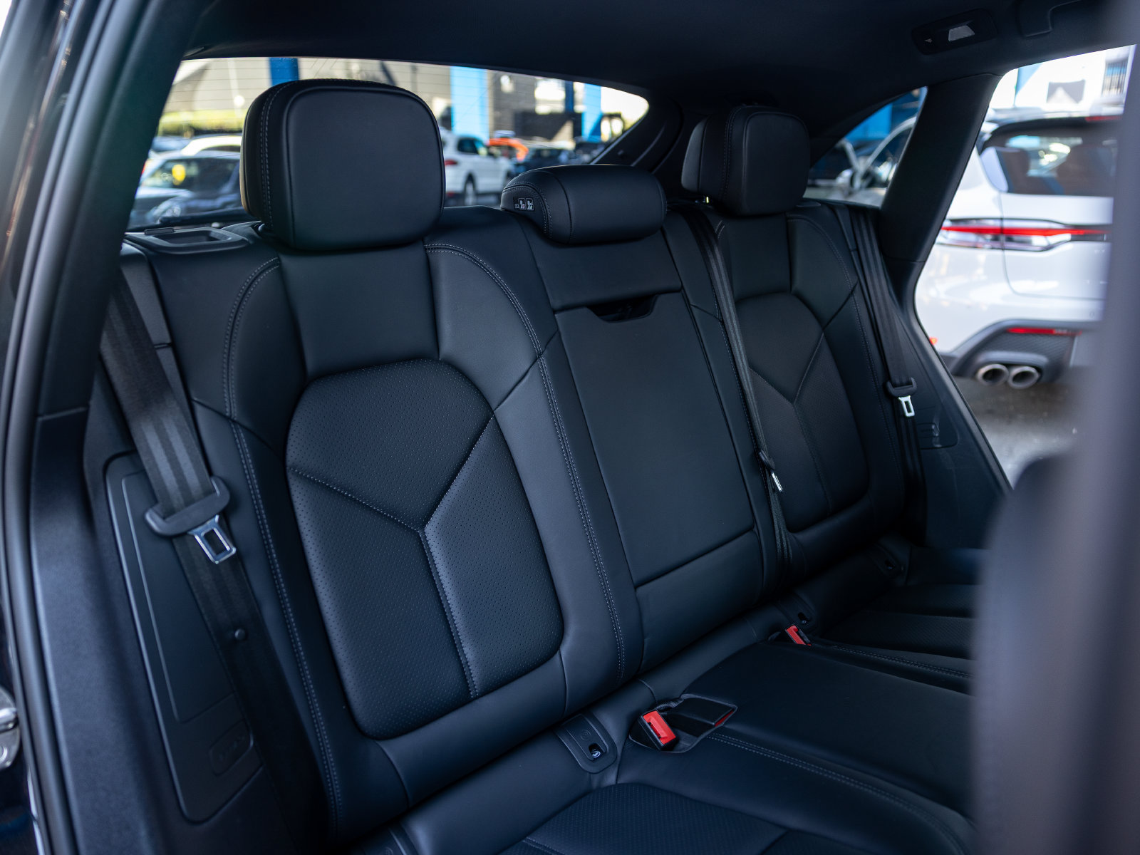 Certified 2023 Porsche Macan S AWD/4WD image 54