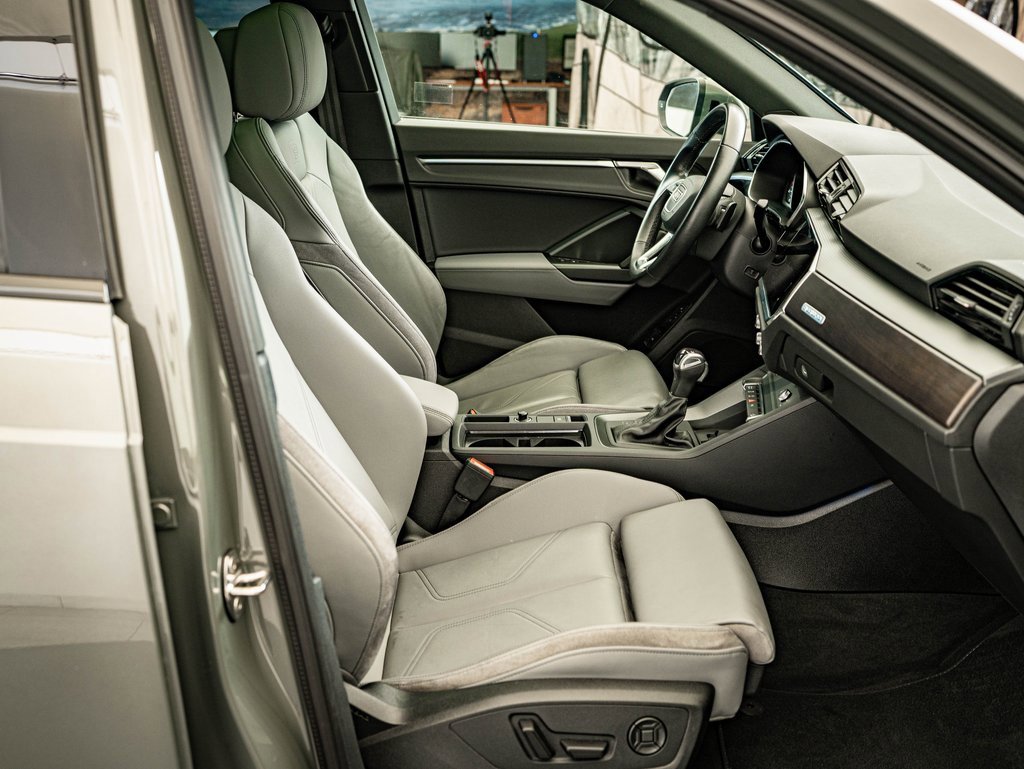 Used 2023 Audi Q3 2.0T Premium Plus w/ Premium Plus Package image 24