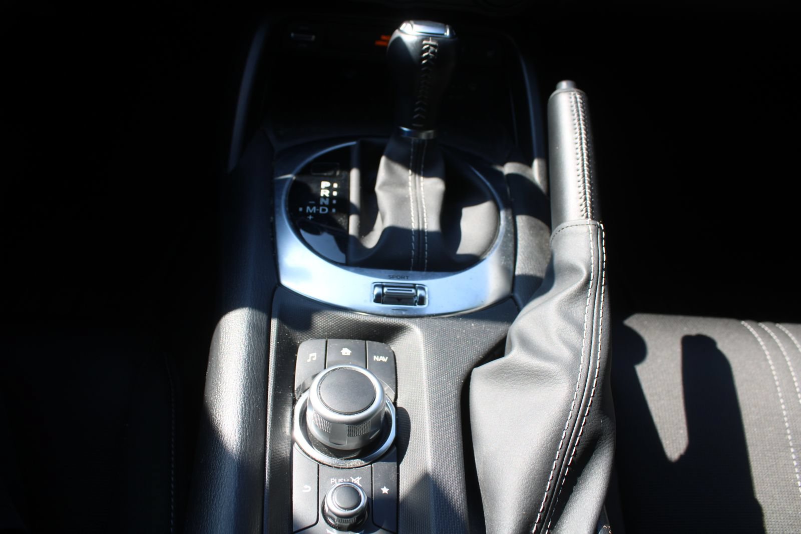 Used 2021 MAZDA MX-5 Miata RF Club RWD image 33