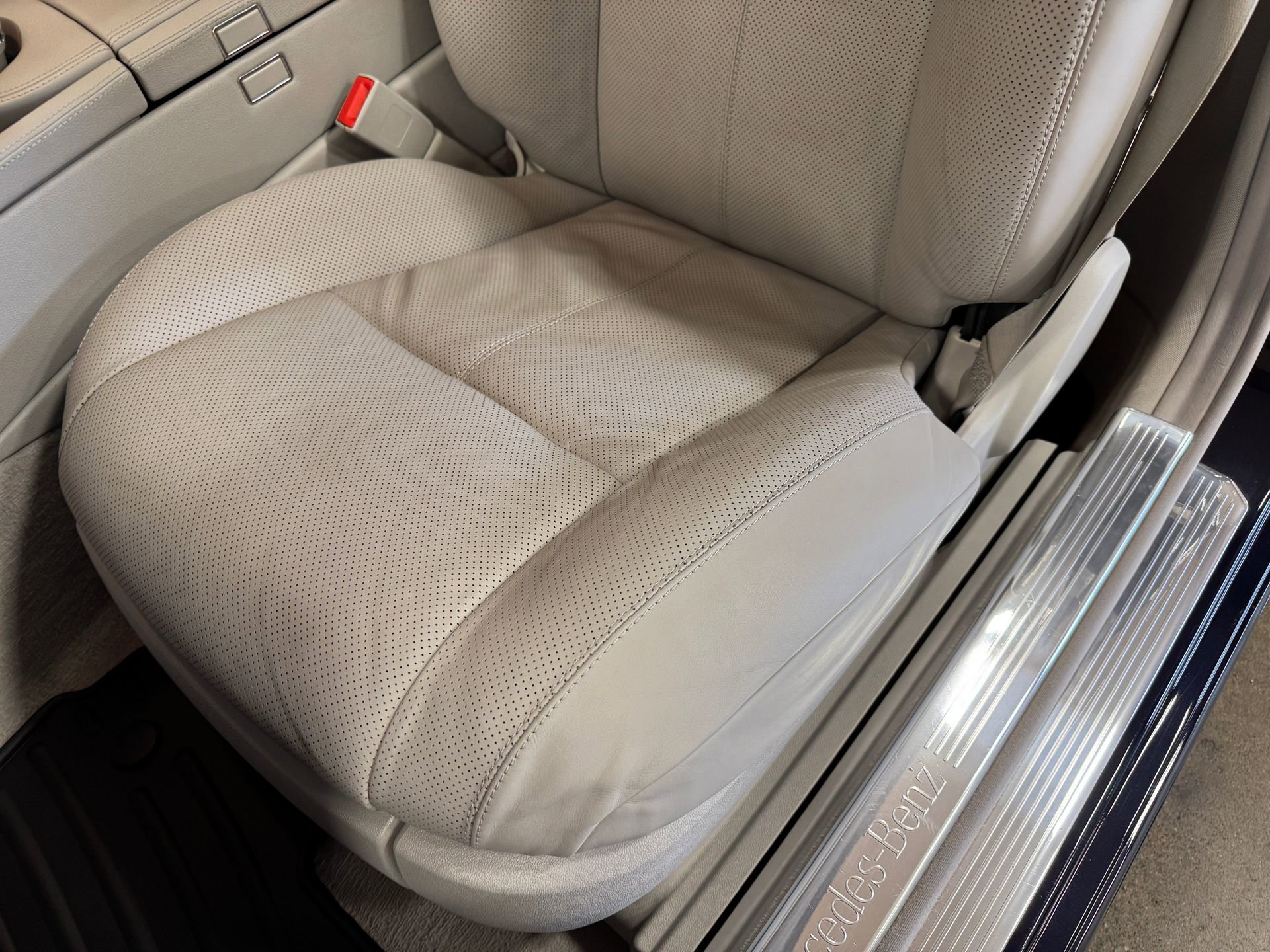 Used 2011 Mercedes-Benz CL 550 4MATIC image 18