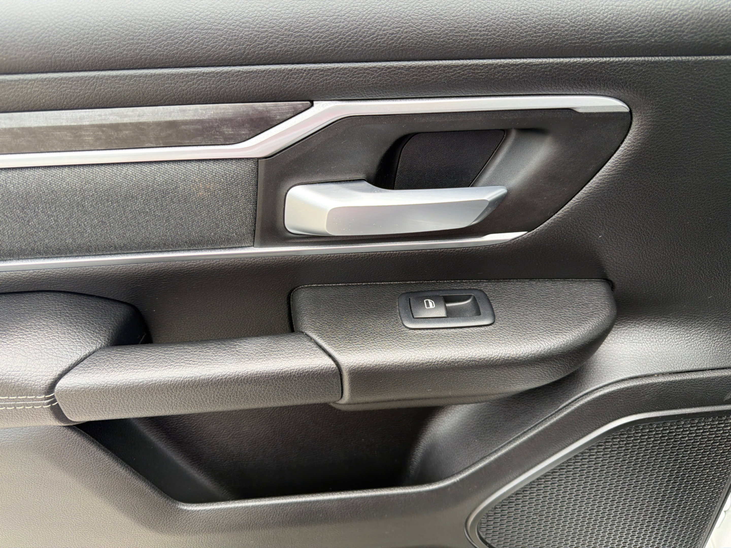 Used 2022 RAM 1500 Big Horn AWD/4WD image 11