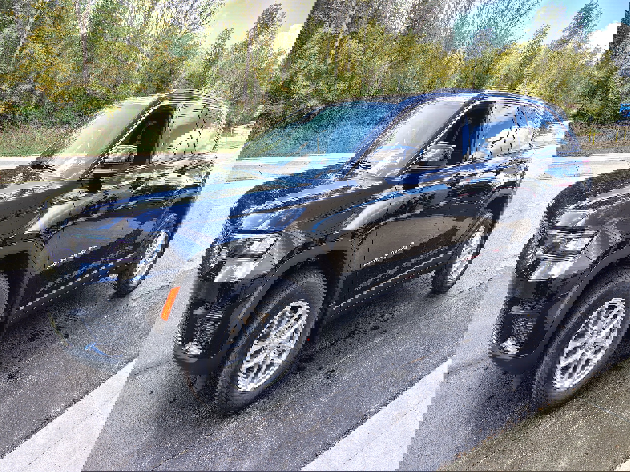 New 2025 Jeep Grand Cherokee Laredo X w/ Luxury Tech Group I image 4