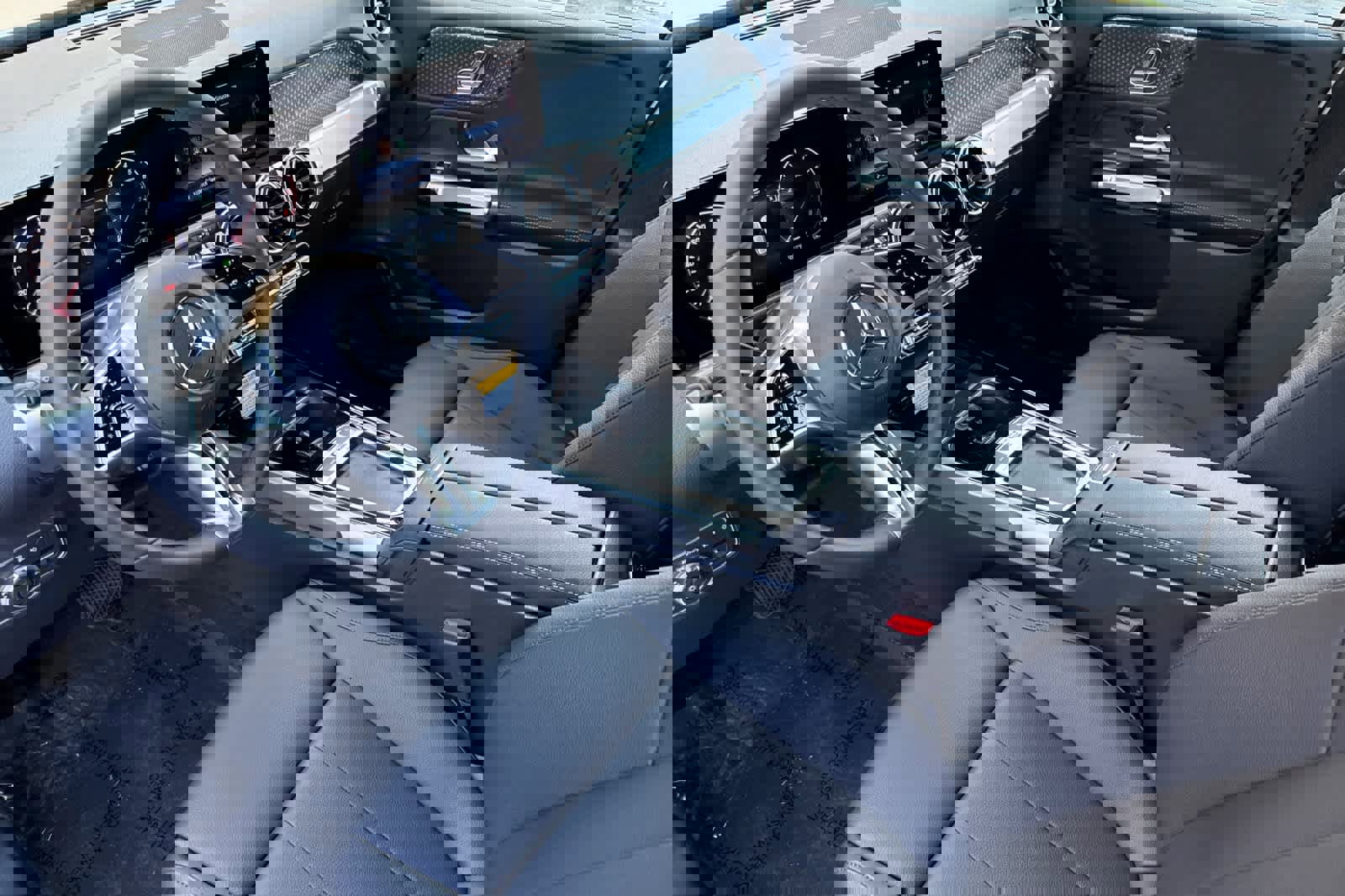 New 2026 Mercedes-Benz GLB 250 image 9