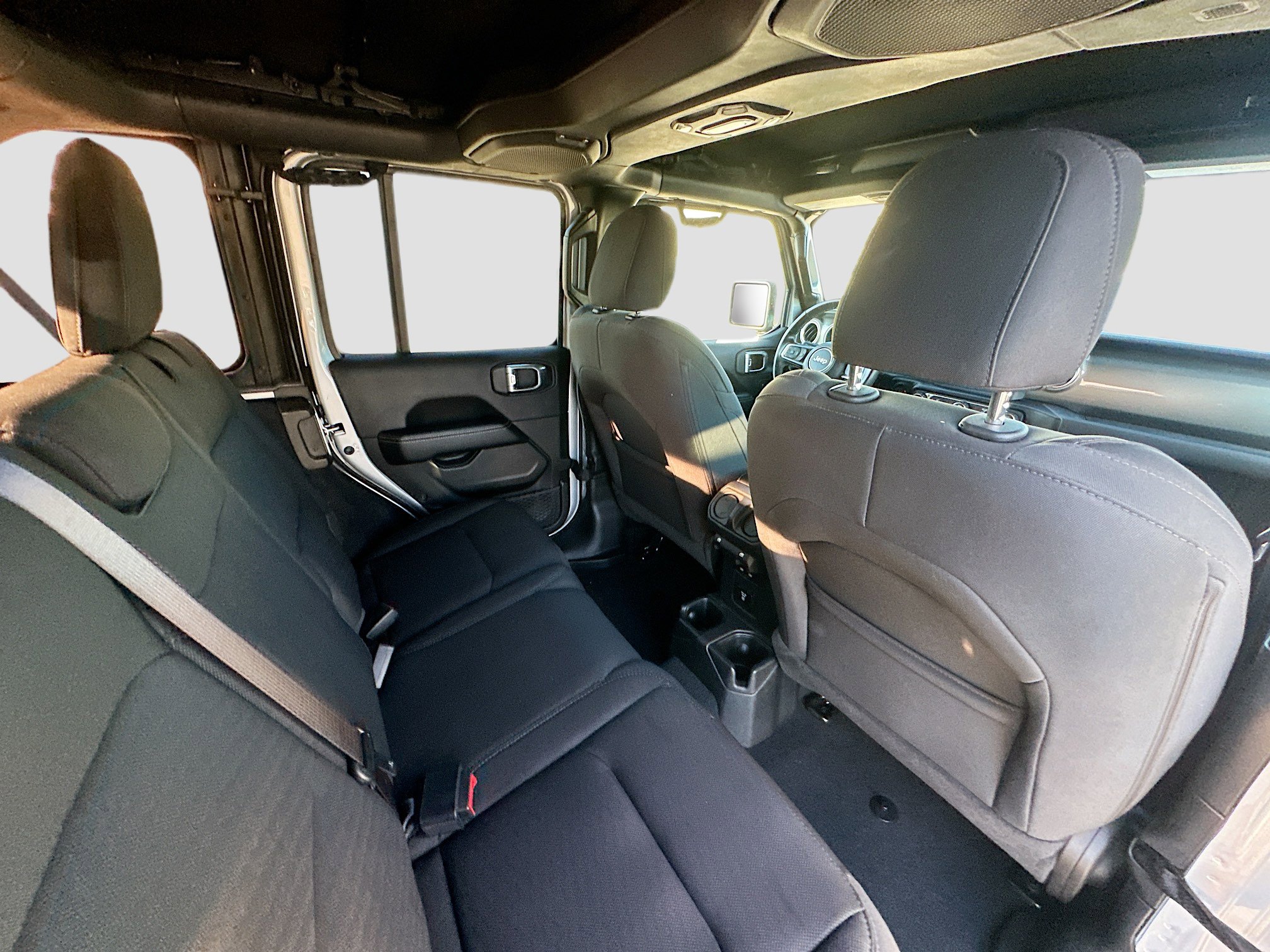 Used 2022 Jeep Wrangler Unlimited Sahara image 30