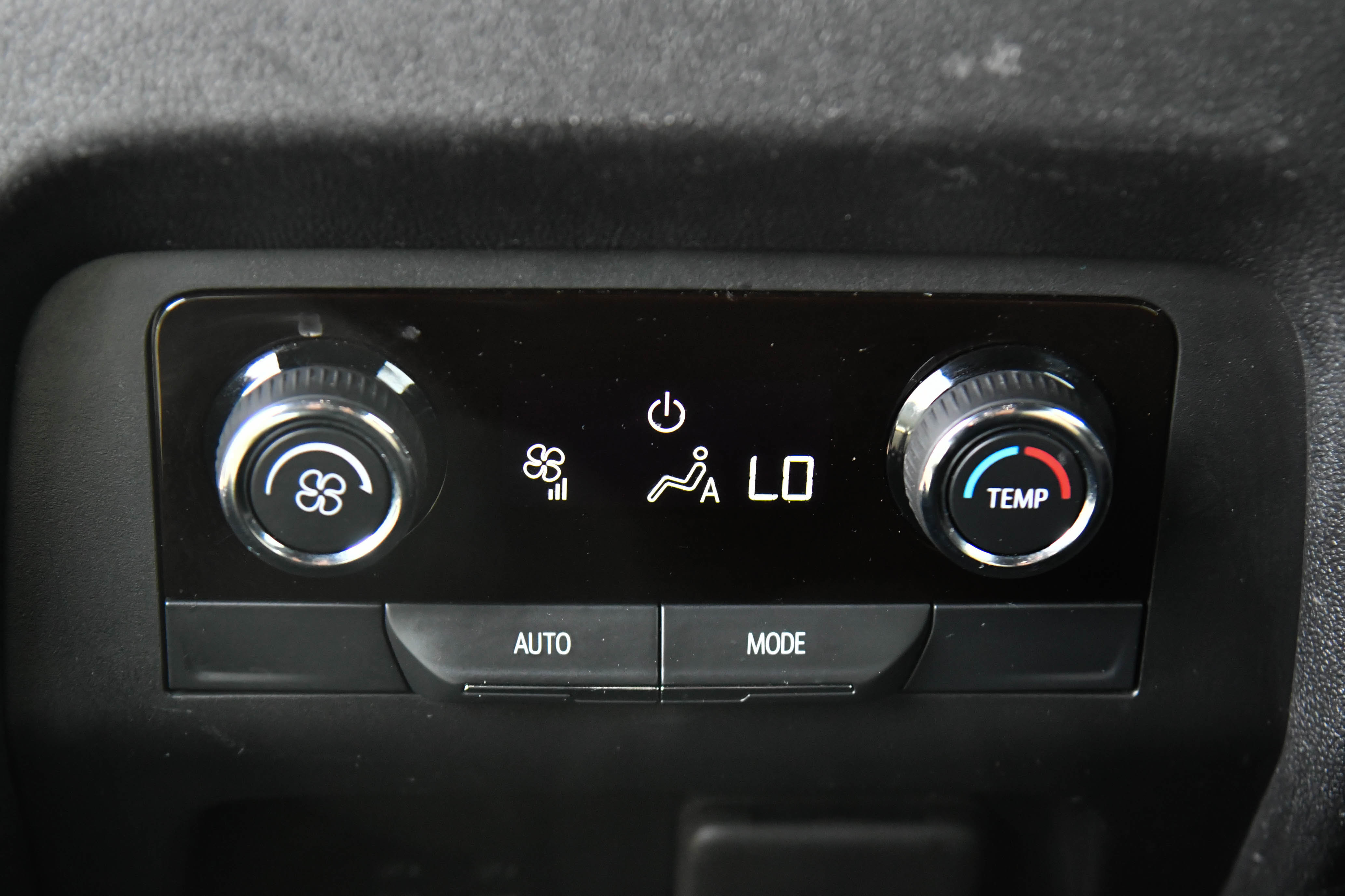 Used 2024 Chevrolet Traverse LT FWD image 47