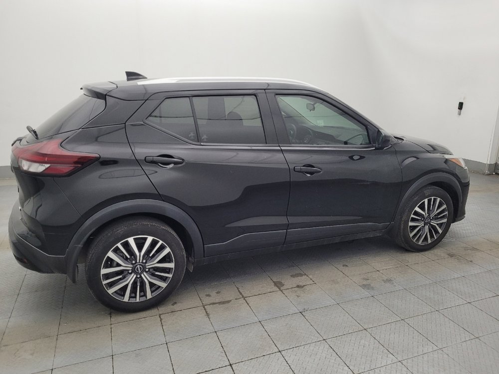 Used 2022 Nissan Kicks SV image 10