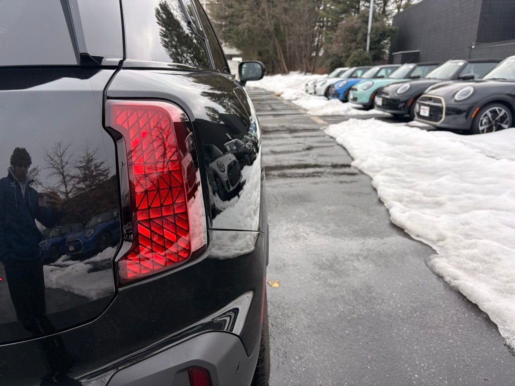 Used 2025 MINI Cooper Countryman S w/ Comfort Package Max image 14