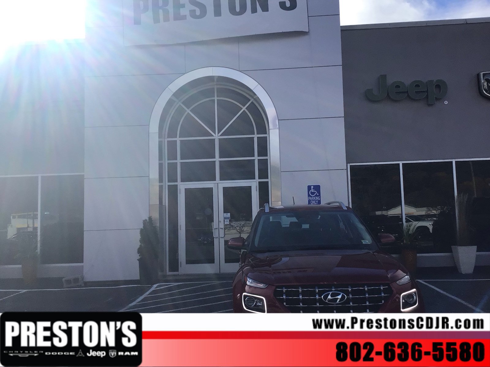 Used 2024 Hyundai Venue Limited FWD image 8