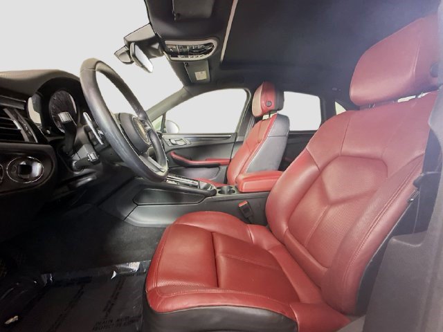 Used 2023 Porsche Macan AWD/4WD image 21