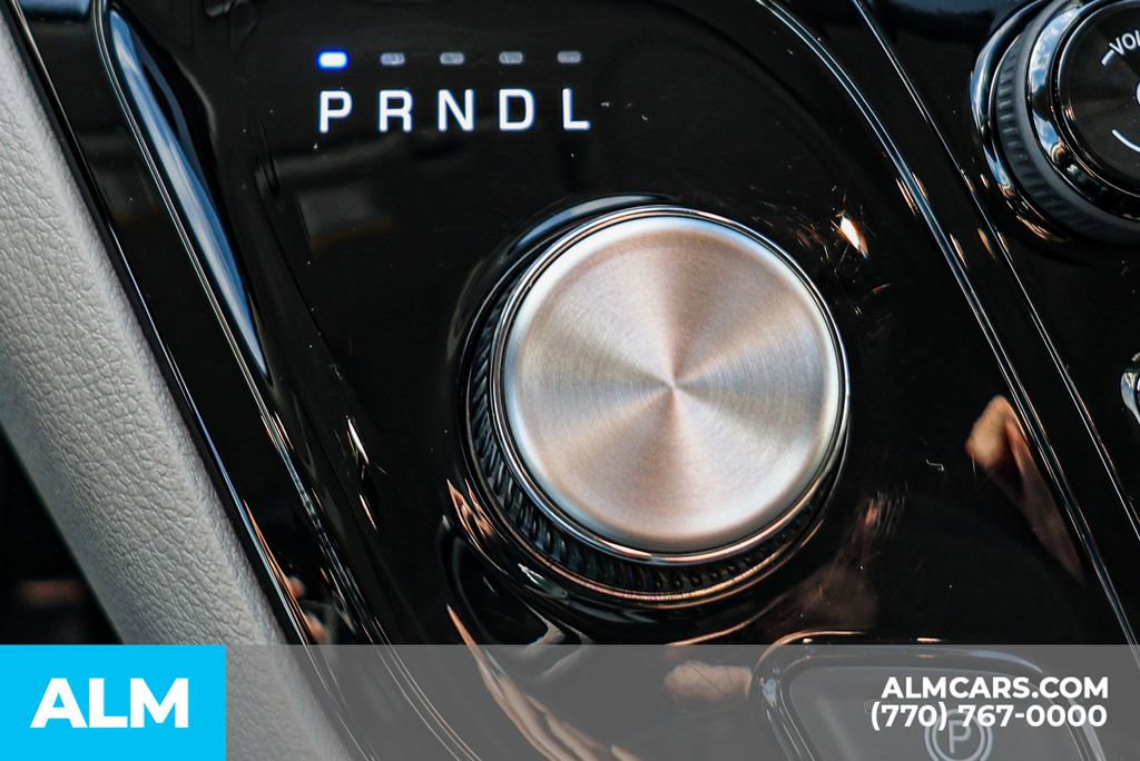 Used 2024 Chrysler Pacifica Touring-L image 45