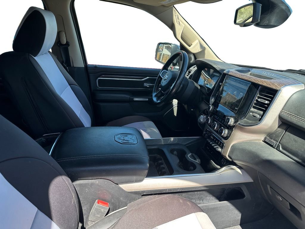 Used 2019 RAM 1500 Laramie AWD/4WD image 17