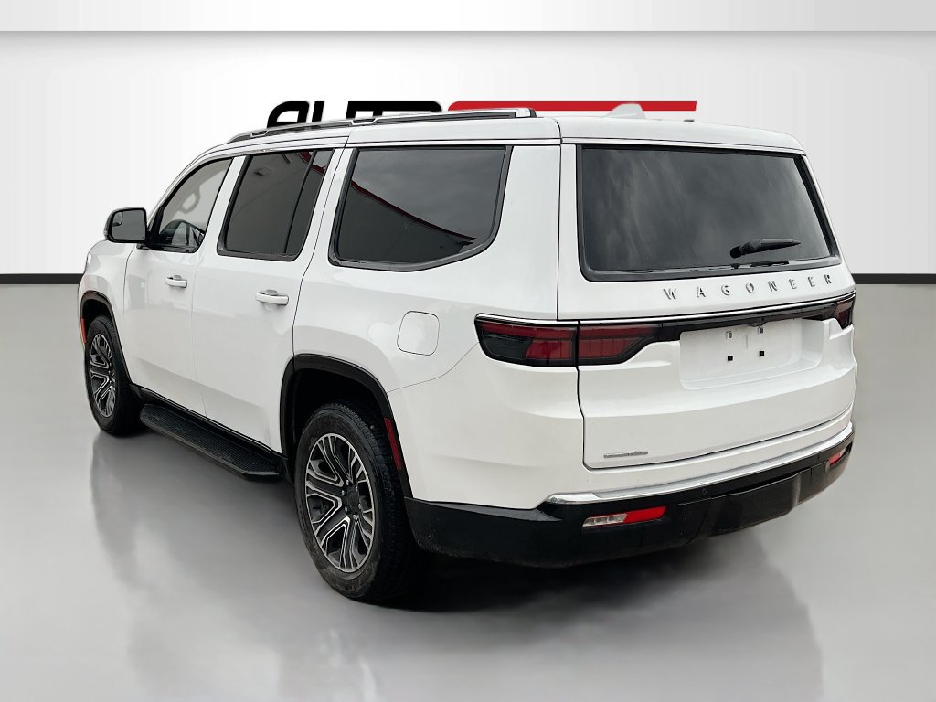 Used 2023 Jeep Wagoneer 4WD w/ Premium Group I image 5