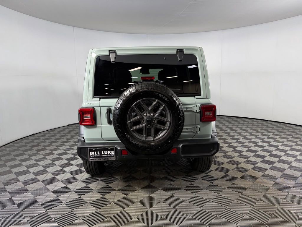 Used 2024 Jeep Wrangler Sport S image 9