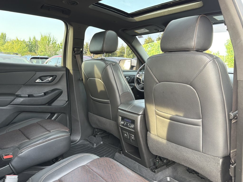 Used 2022 Chevrolet Traverse High Country FWD image 19