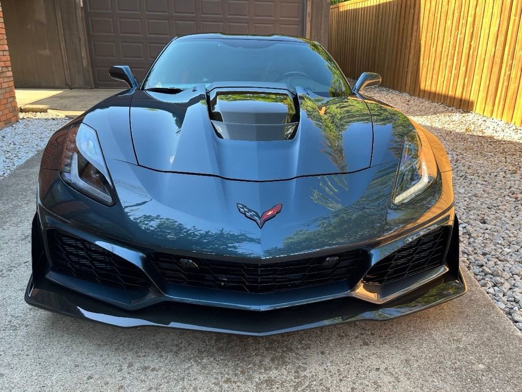 Used 2019 Chevrolet Corvette ZR1 RWD image 3