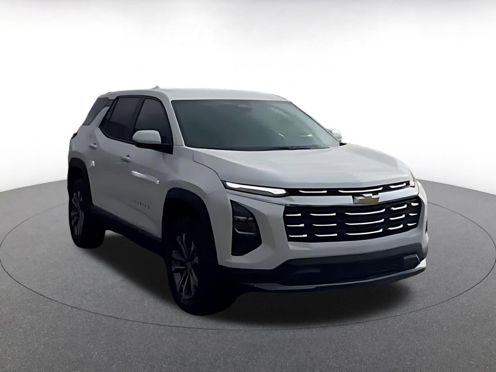 Used 2025 Chevrolet Equinox LT AWD/4WD image 3