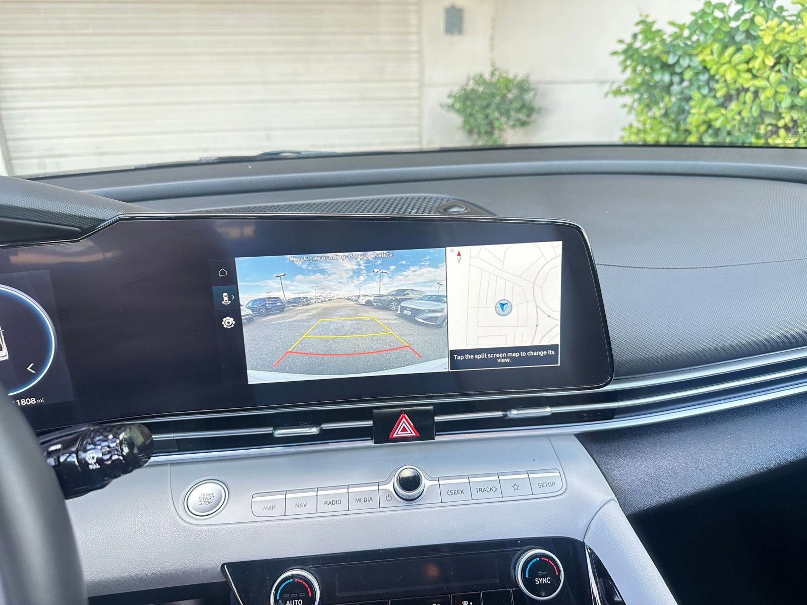 Used 2025 Hyundai Elantra Limited image 17