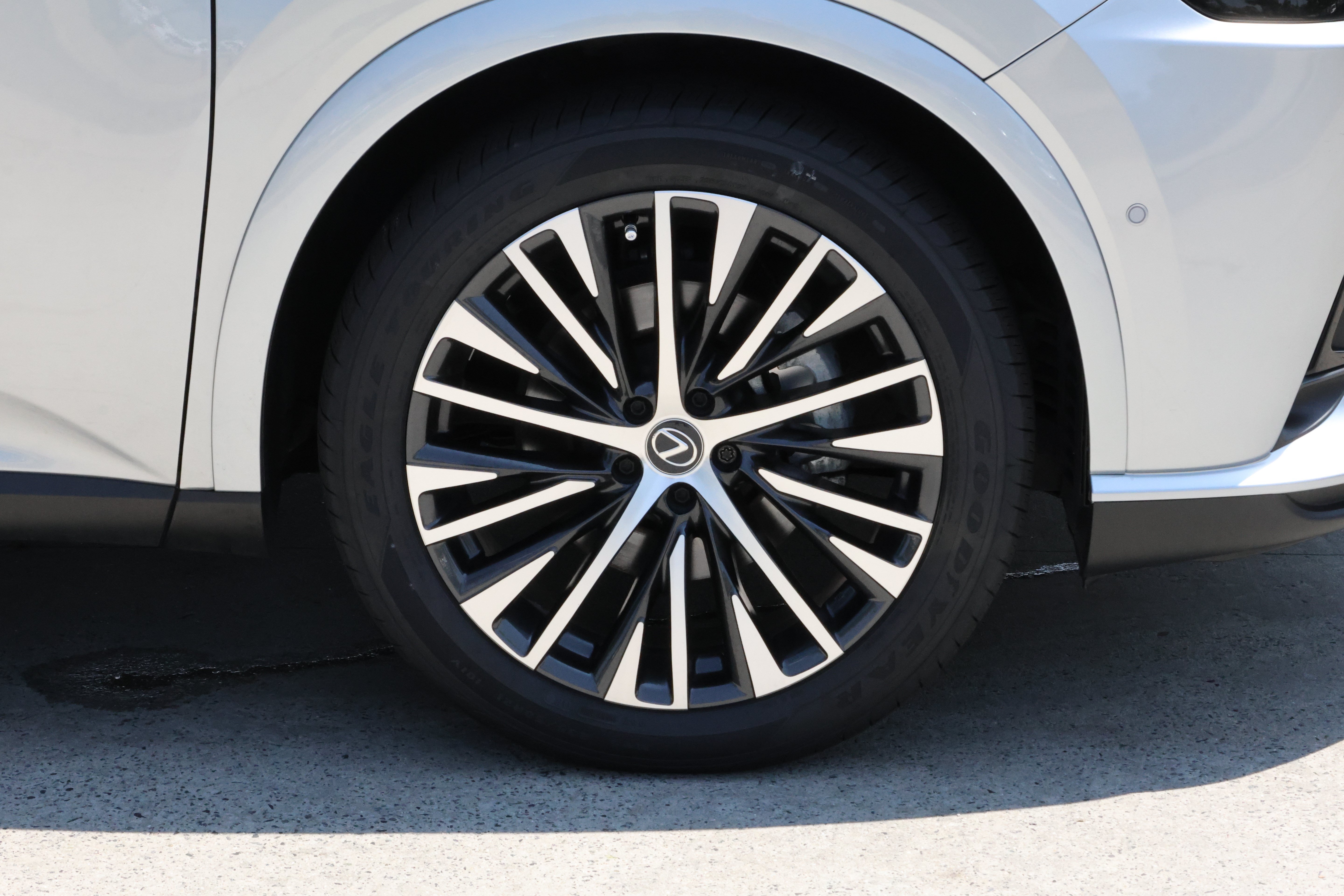 Certified 2024 Lexus RX 350 Premium Plus w/ Convenience Package FWD image 11