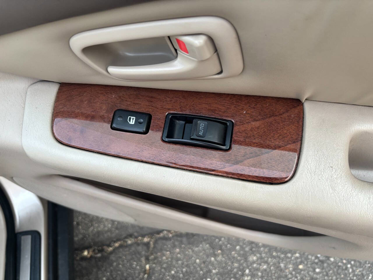 Used 2001 Lexus ES 330 FWD image 28