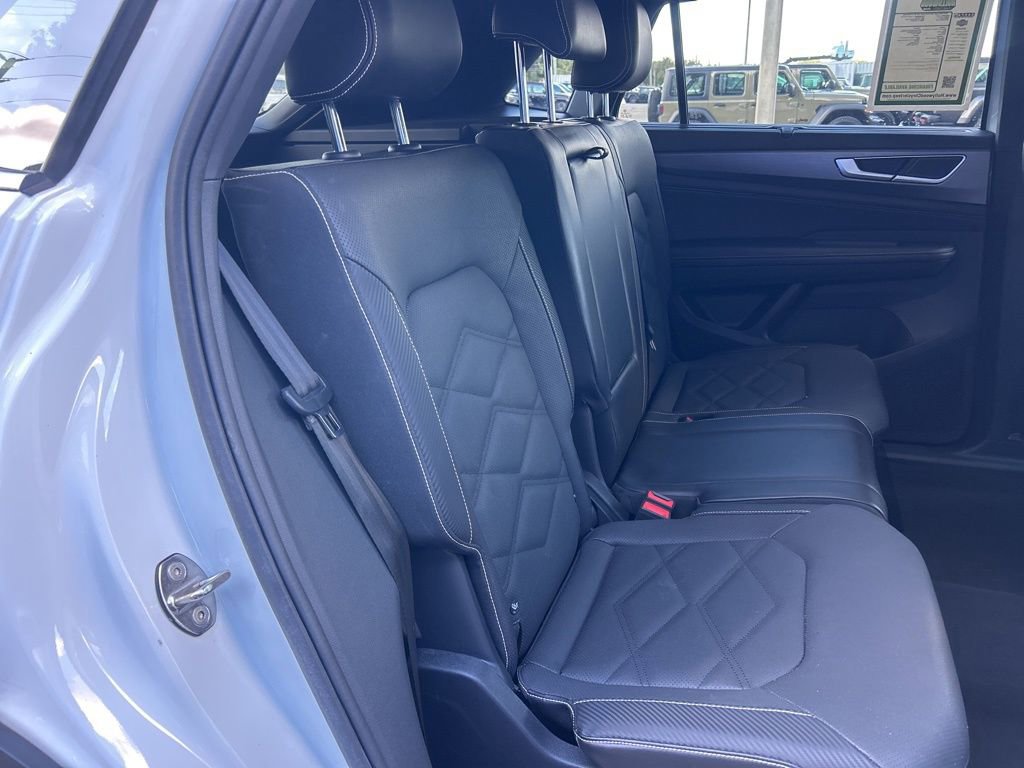 Used 2024 Volkswagen Atlas Cross Sport SE image 28