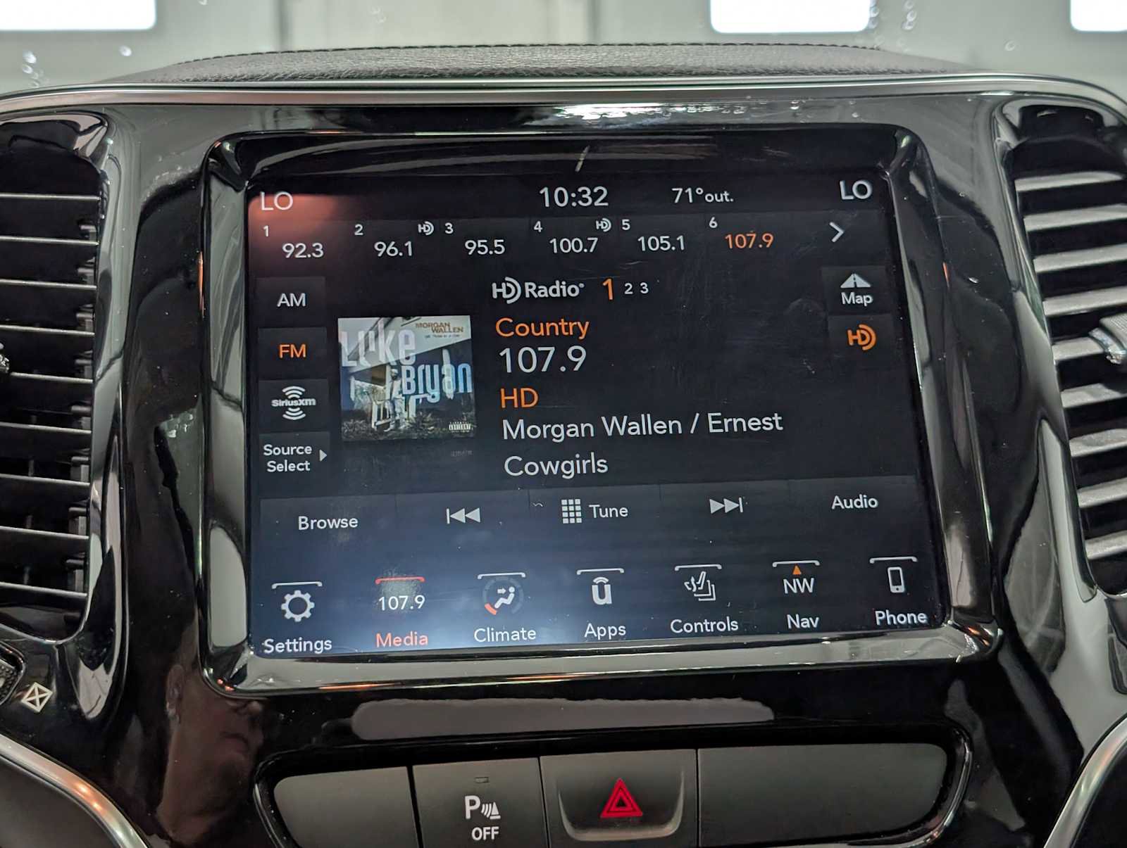 Used 2019 Jeep Cherokee Limited image 25