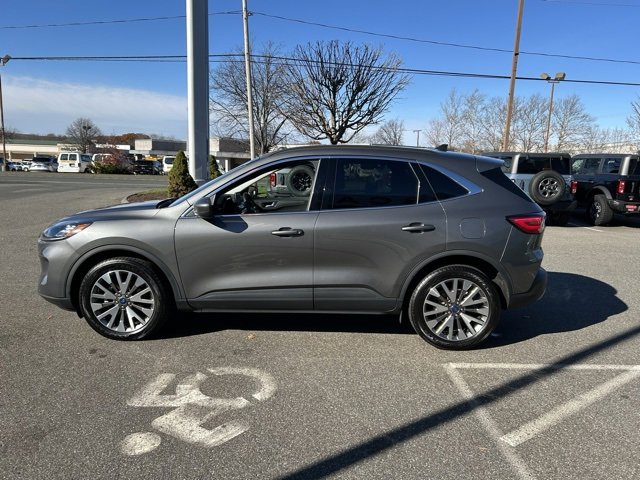 Used 2022 Ford Escape Titanium w/ Class II Trailer Tow Package image 4