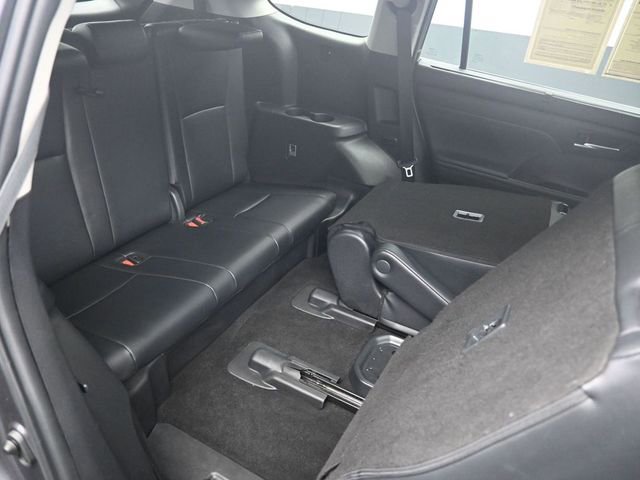 Used 2024 Toyota Highlander XLE FWD image 27