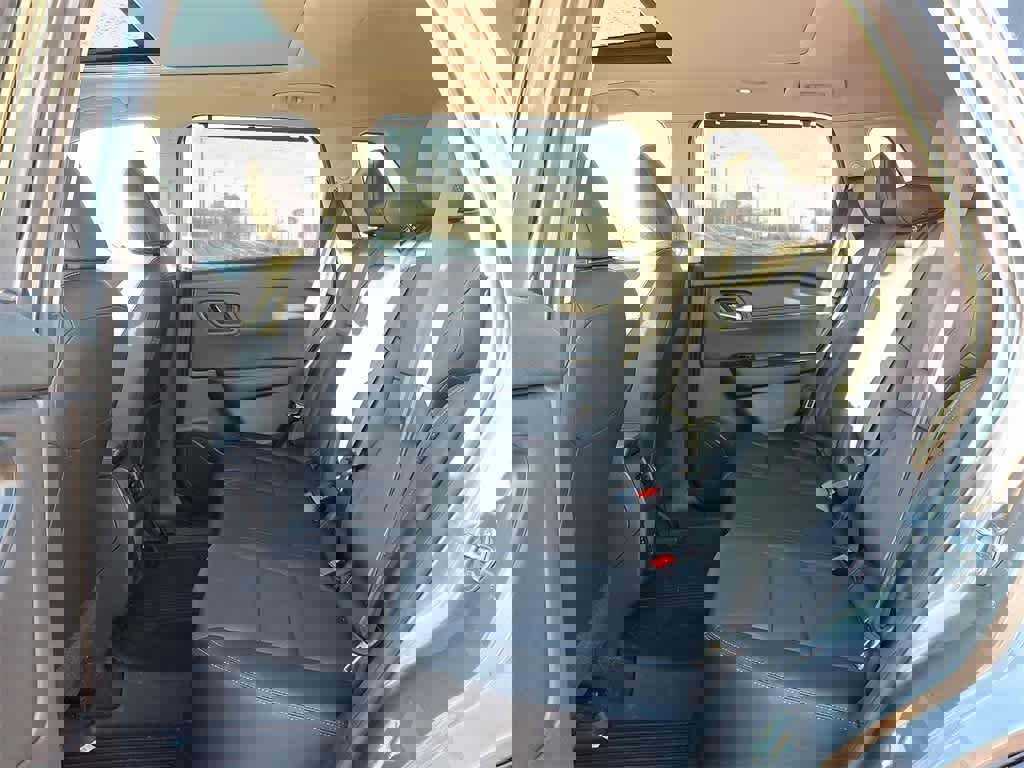 Used 2024 Nissan Rogue SL w/ SL Premium Package image 9