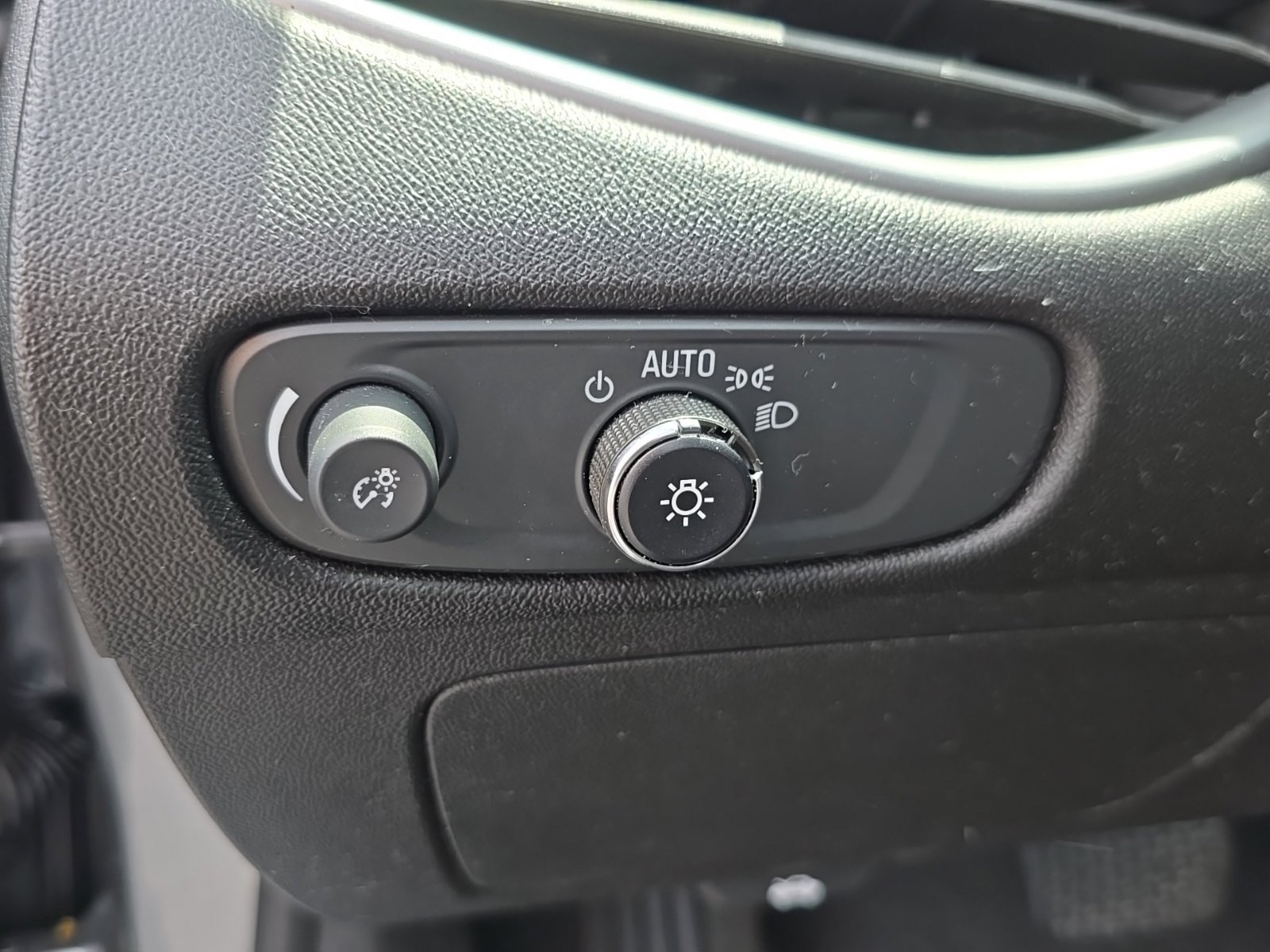 Used 2024 Chevrolet Malibu LT FWD image 19
