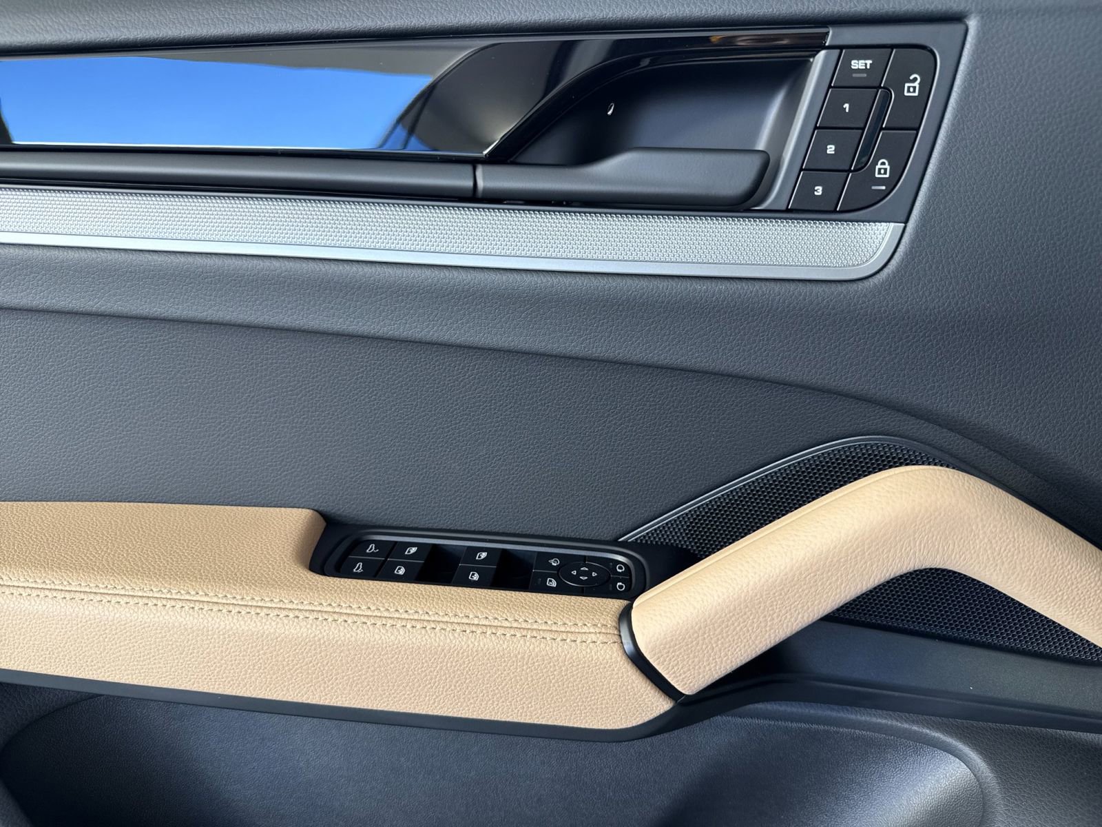 New 2026 Porsche Cayenne image 12