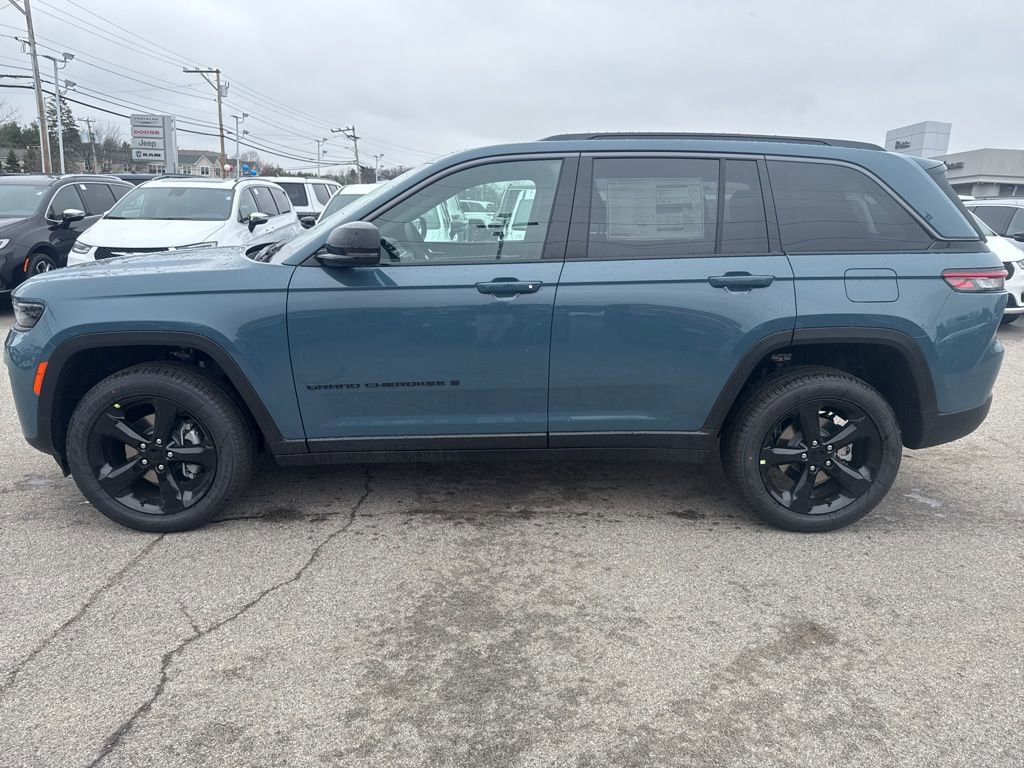 New 2026 Jeep Grand Cherokee Limited AWD/4WD image 2