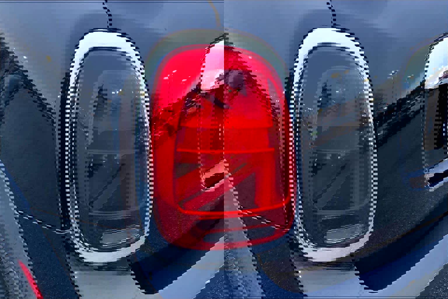 Used 2019 MINI Cooper 4-Door Hardtop w/ Premium Package image 27