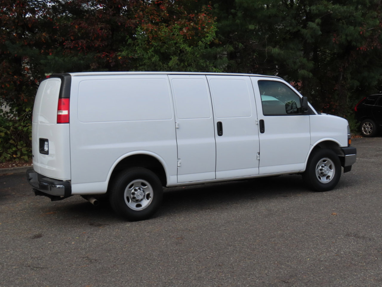 Used 2019 Chevrolet Express 2500 w/ Driver Convenience Package image 20
