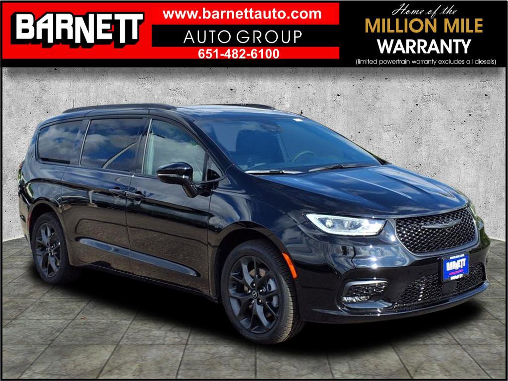 New 2026 Chrysler Pacifica Limited image 4