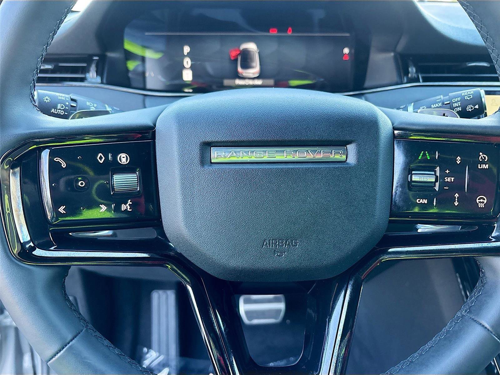 Used 2024 Land Rover Range Rover Evoque Dynamic SE image 11