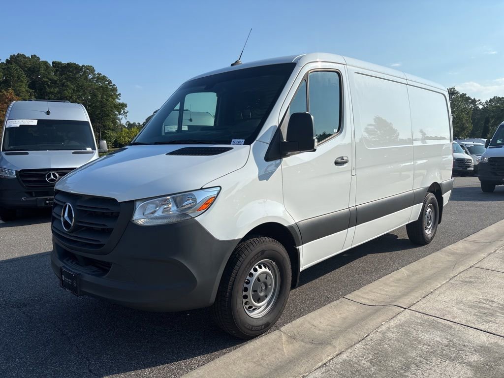 Used 2023 Mercedes-Benz Sprinter 144 Cargo image 7