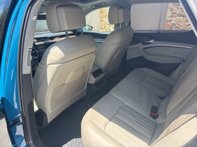 Used 2019 Audi e-tron Prestige w/ Prestige Package AWD/4WD image 3