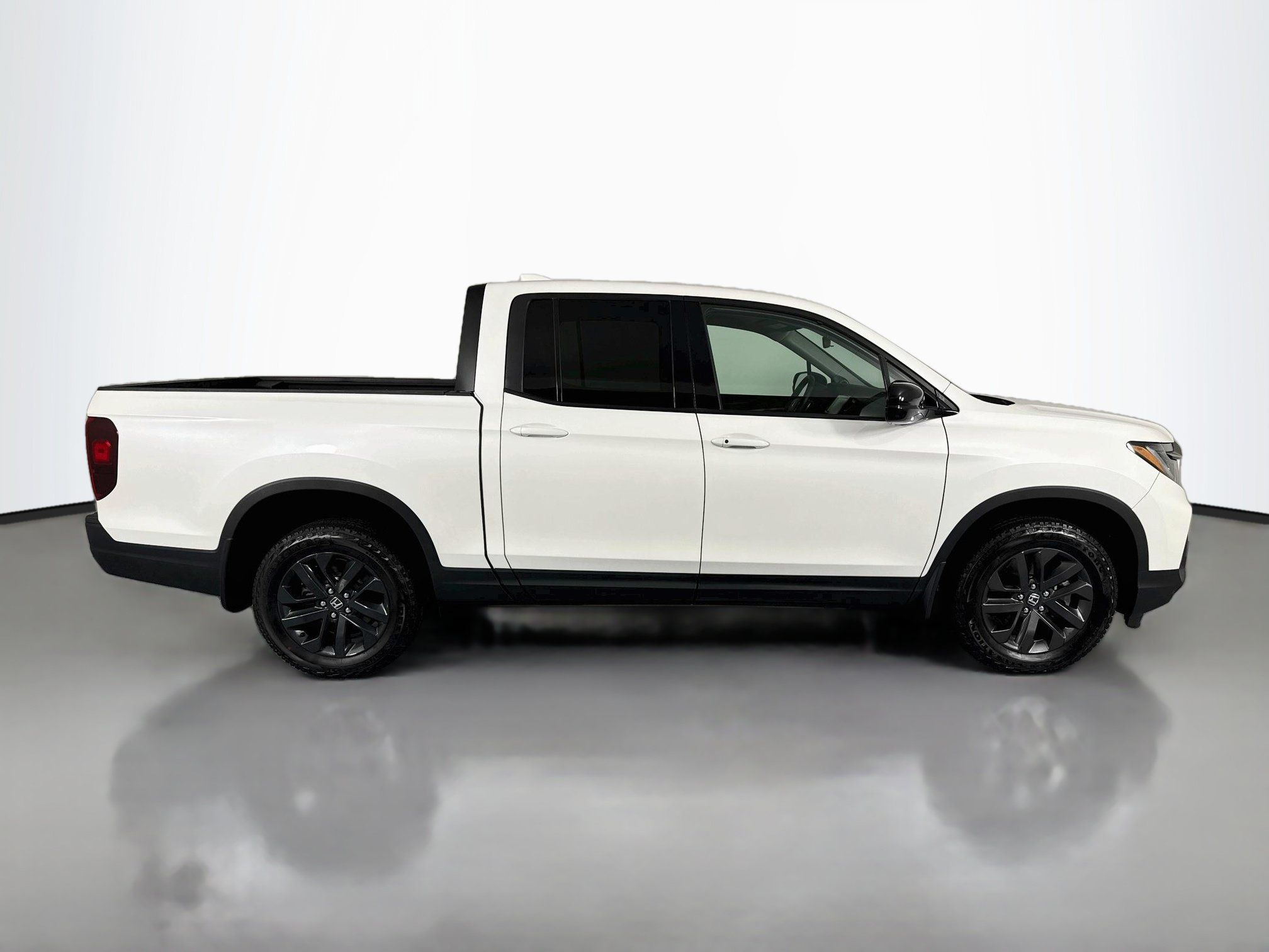 Certified 2023 Honda Ridgeline Sport image 4