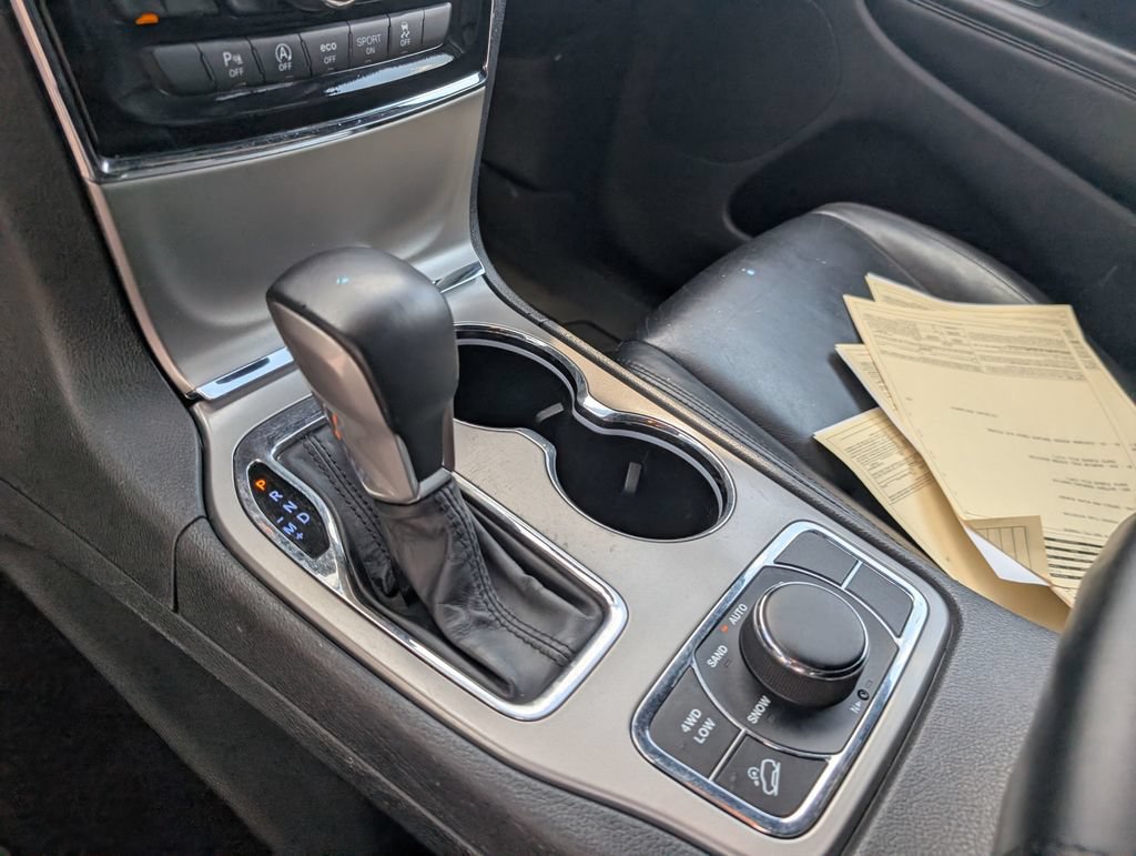 Used 2022 Jeep Grand Cherokee Limited AWD/4WD image 18